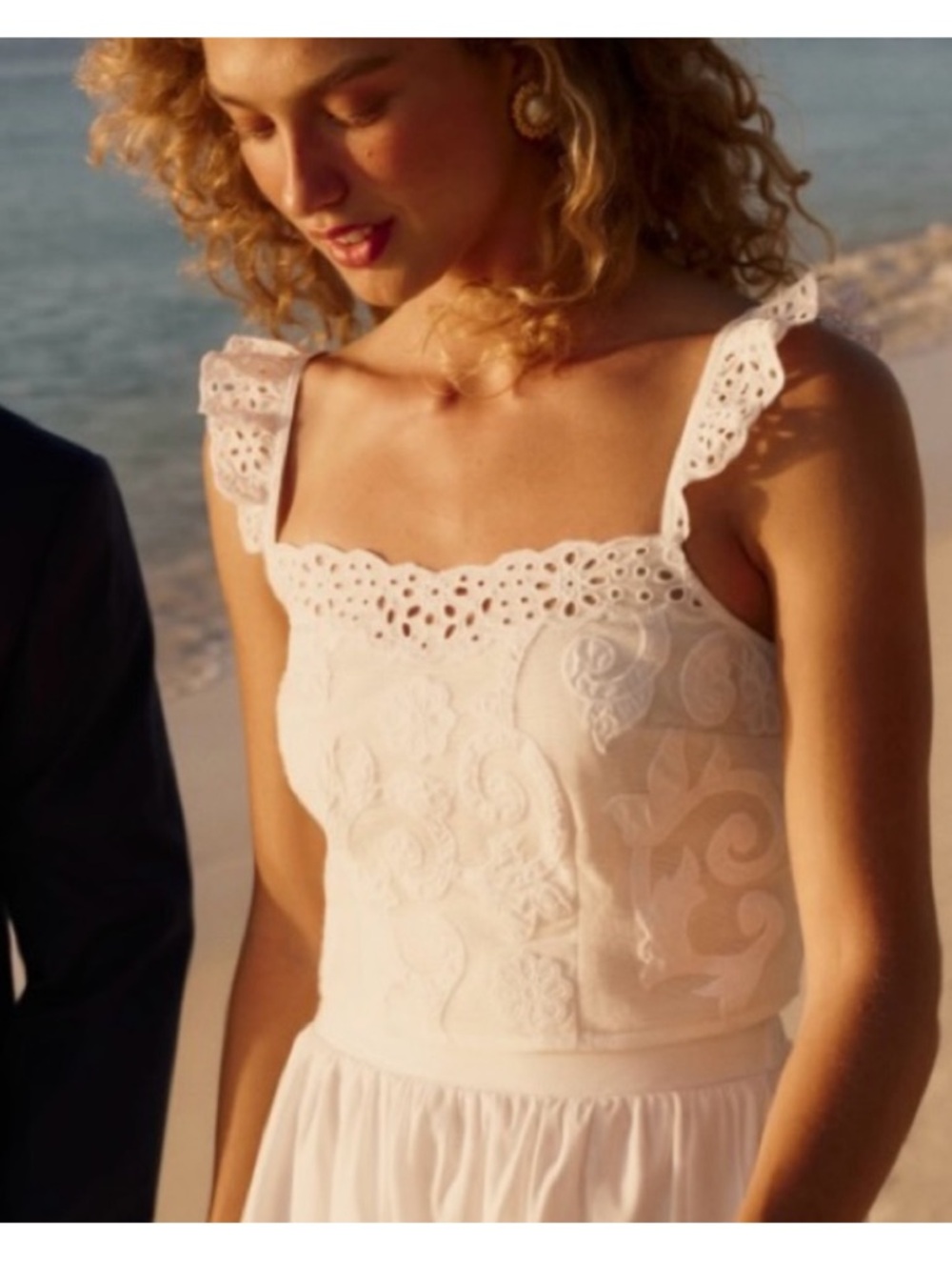 Abercrombie & Fitch White Lace Embroidered Crop Top - Picture 3 of 10